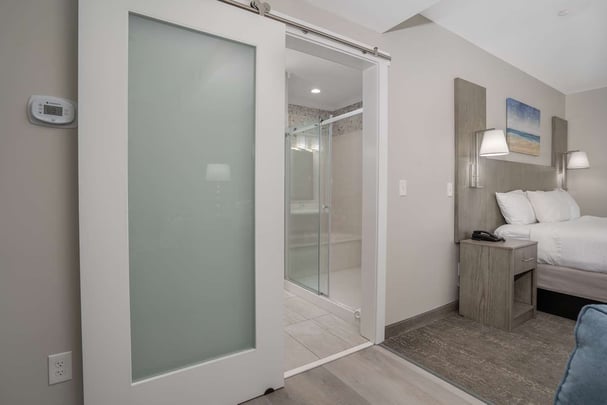 Suite Bathroom