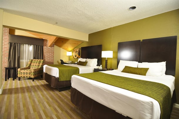 Four Queen Family Room