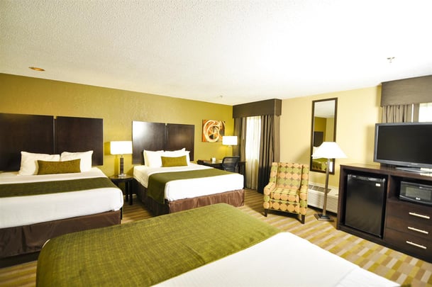 Three Queen Guest Room