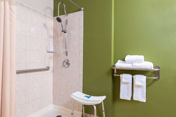 ADA King Bath w/ Shower