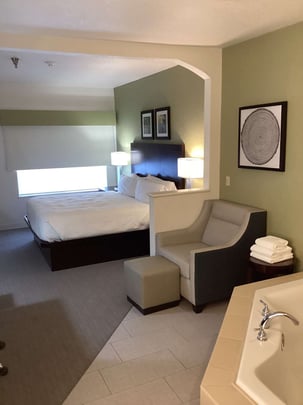 King Whirlpool Room