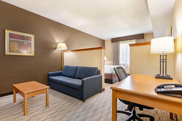 King Suite w/ Sofa Bed