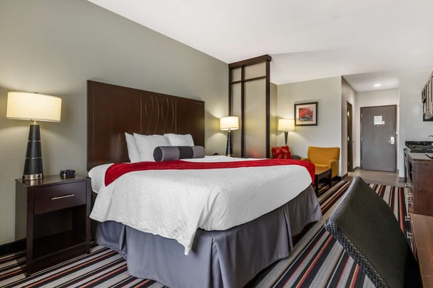 King Suite w/ Kitchenette