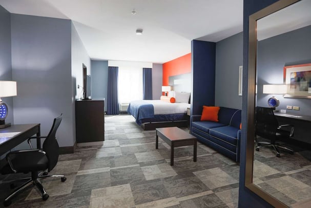 King Whirlpool Suite