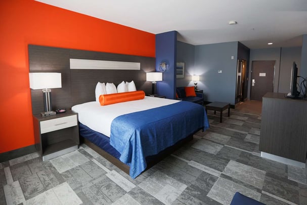 King Whirlpool Suite