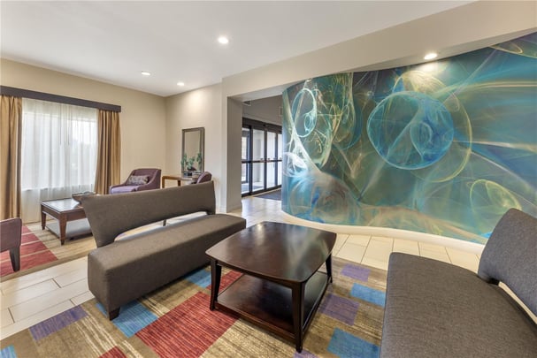 BW Plus Pauls Valley Lobby