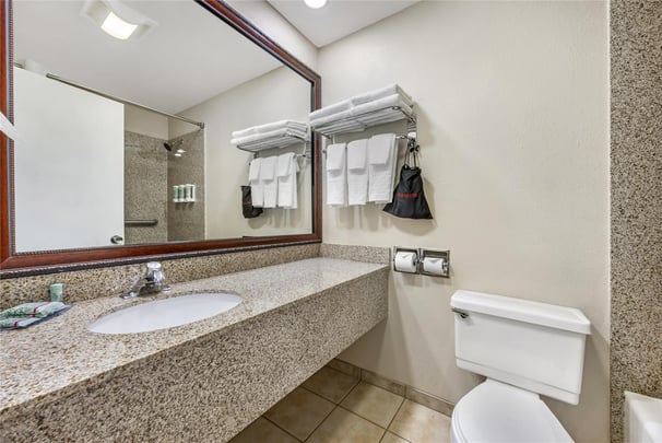 BW Florence OR QueenNPBalconyRiverview