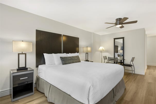 BW Florence OR KingNPBalconyRiverview