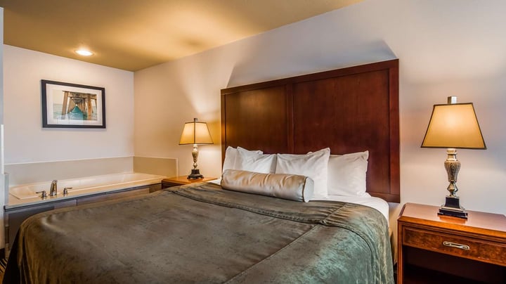 One King with Spa Bath