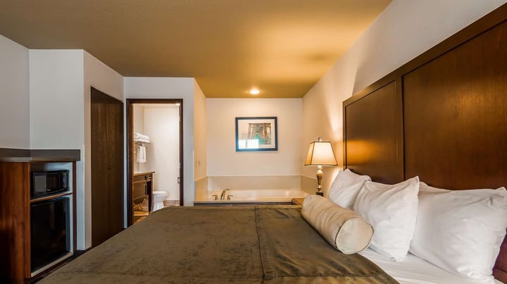 One King with Spa Bath