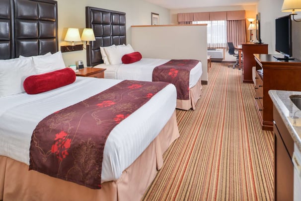 2 Queen Beds Jr. Suite