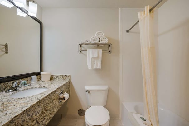 Hermiston OR KingHottubSuite