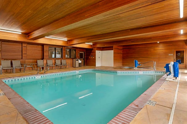 Indoor Pool / Hot Tub