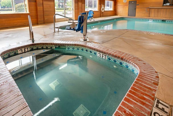 Indoor Pool / Hot Tub