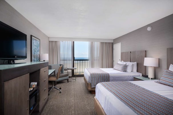 2 Queen Beds Ocean Front