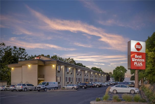 BW Albany OR Twilight