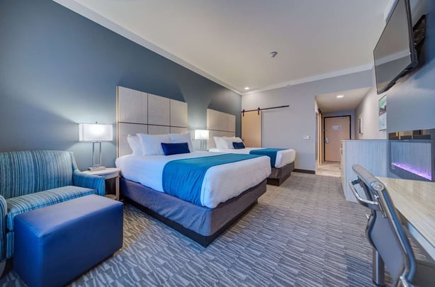 QQ Chair w Fireplace