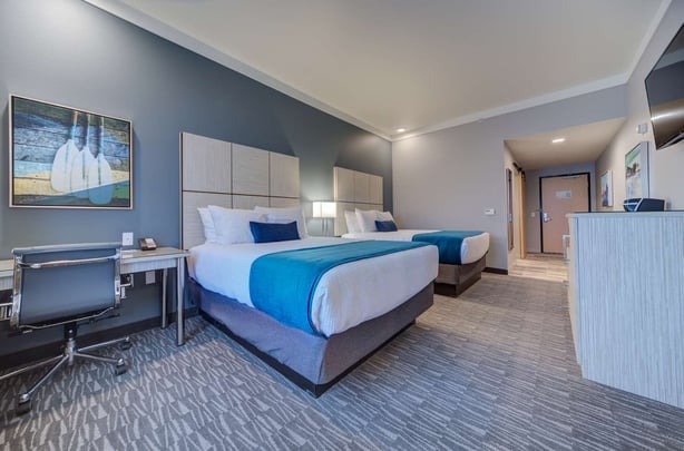 Suite- King QQ Fireplace