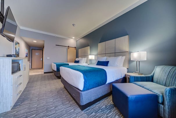 QQ with Sitting Area