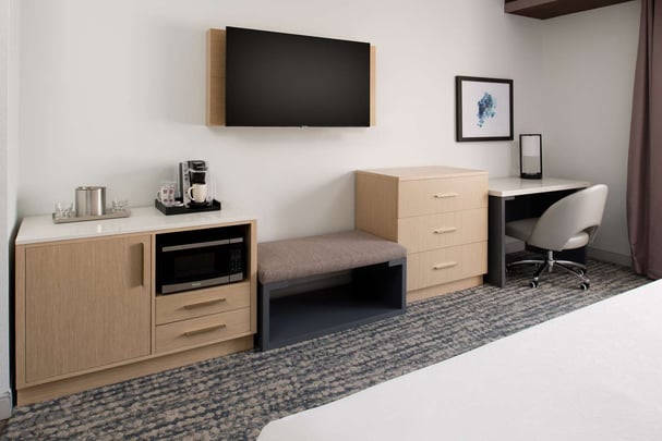 Guestroom King Standard Front