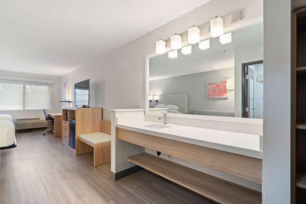 Double Queen Bathroom Vanity BWLO