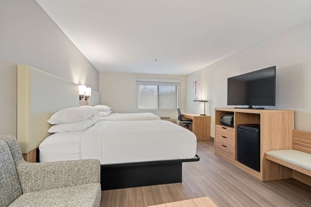 Double Queen Guestroom BWLO