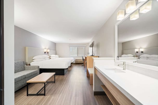 Double Queen Guestroom BWLO