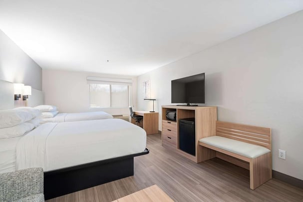 Double Queen Guestroom BWLO