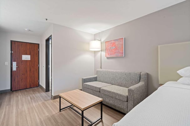 Double Queen Sofa Sitting Area BWLO