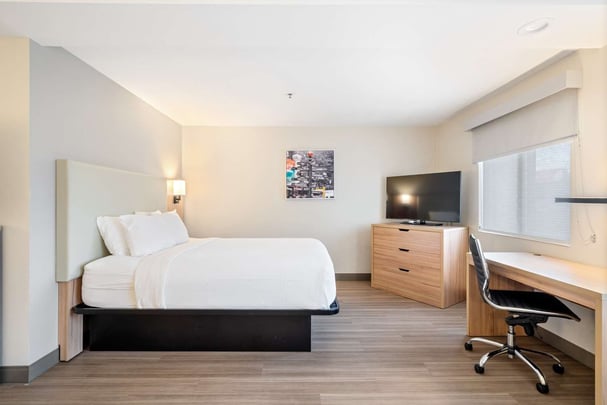 Family Room Guestroom BWLO