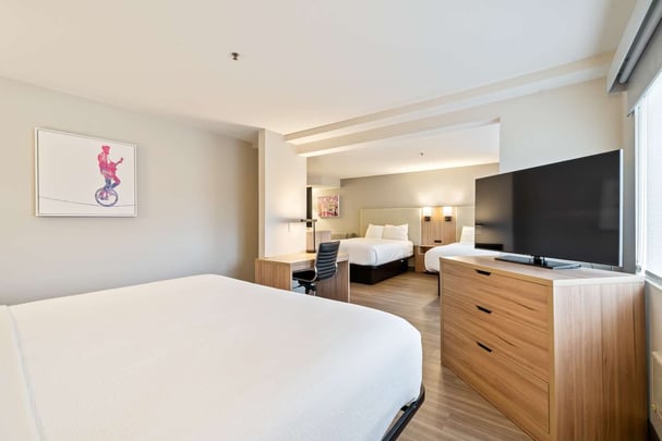 Family Room Guestroom BWLO