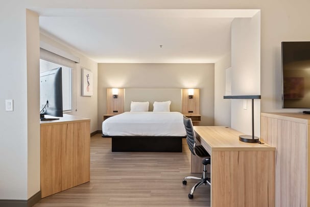 Family Room Guestroom BWLO