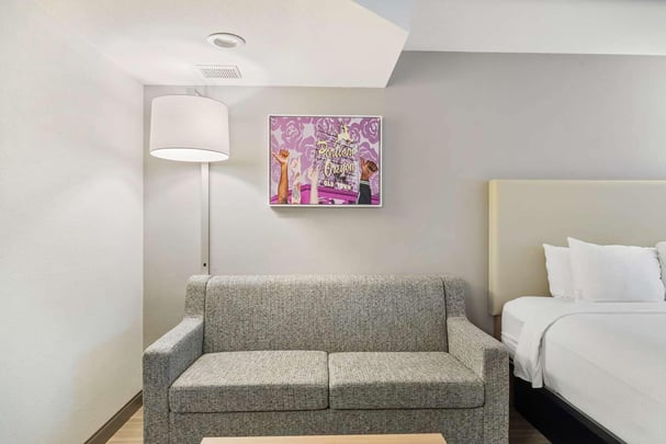 Family Room Guestroom Sofa Sitting Area BWLO