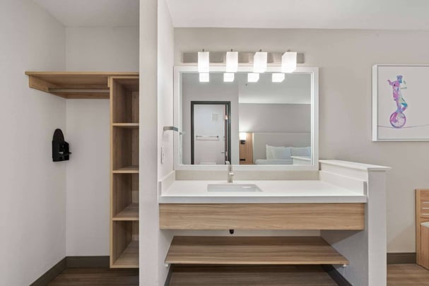 King Suite with Sofa Bathroom Vanity BWLO