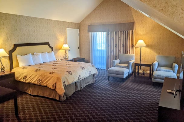 Deluxe King Jacuzzi Exec Suite