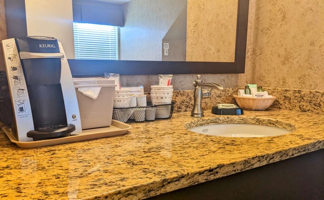 Jacuzzi Suite Vanity