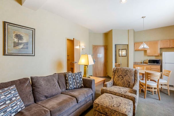 King and Queen Suite - Main Building