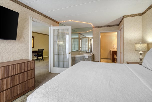 King Suite Living Room