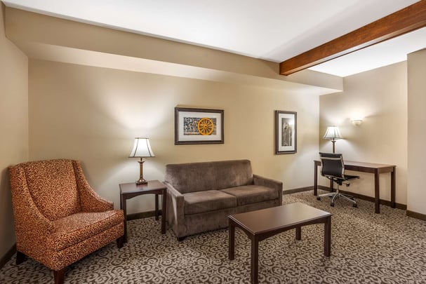 Two Room Suite Living Room King or 2 Queen