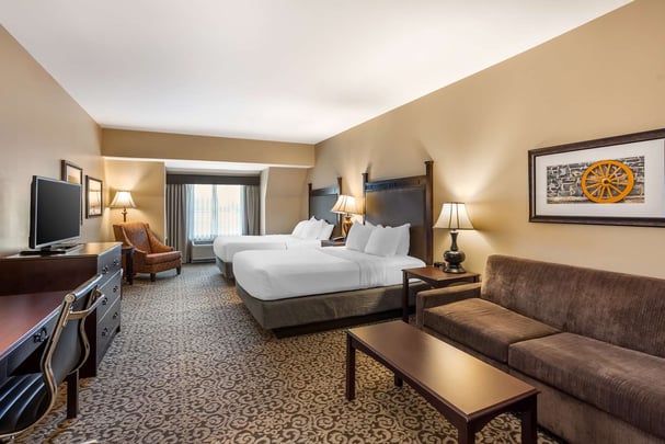 2 Queen Deluxe with Sofa