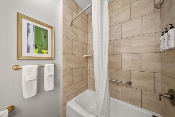 Inn at Lewisburg King RM