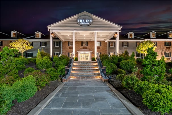 Facade Night The Inn at Lewisburg