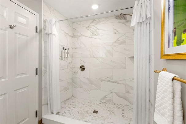 King Suite The Inn at Lewisburg