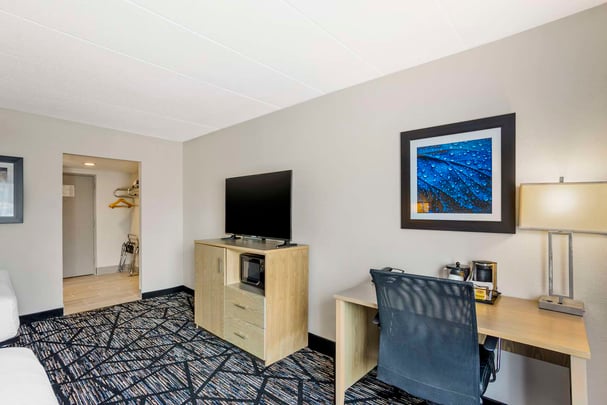 2 QUEEN BEDS NON SMOKING