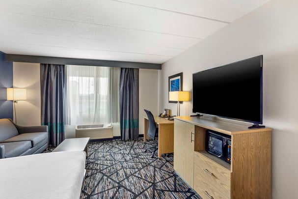 1 KING BED,NSM,HI SPD NET,2ND BED SOFA