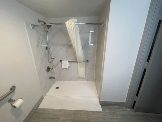 2 QUEEN BEDS,NSMK,MICMIN,WALK IN SHOWER,WIFI,FULL BREAKFAST