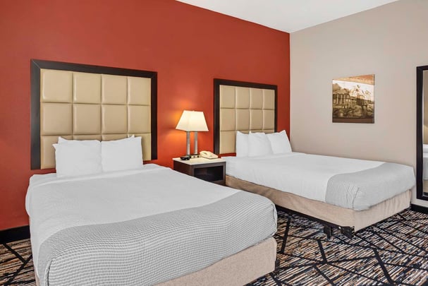 Accessible 2 Queen Rollin