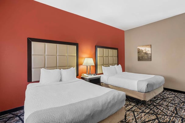 Accessible 2 Queen Tub