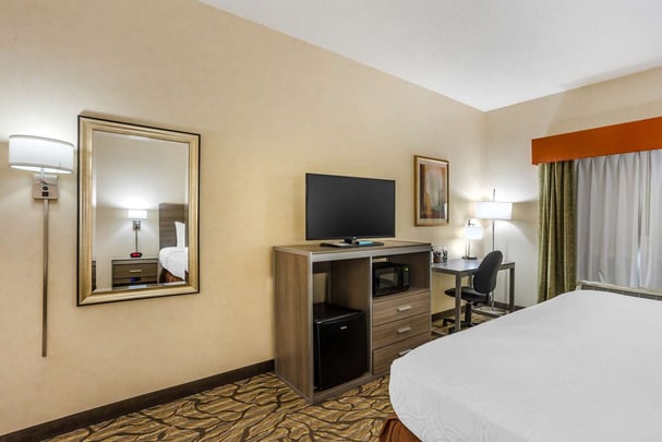 King Room with Whirlpool Tub