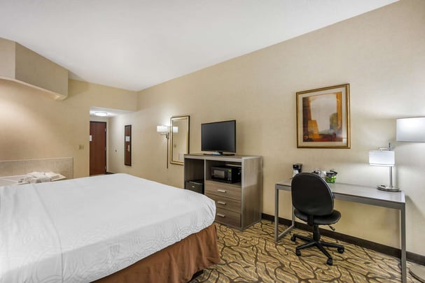 King Room with Whirlpool Tub